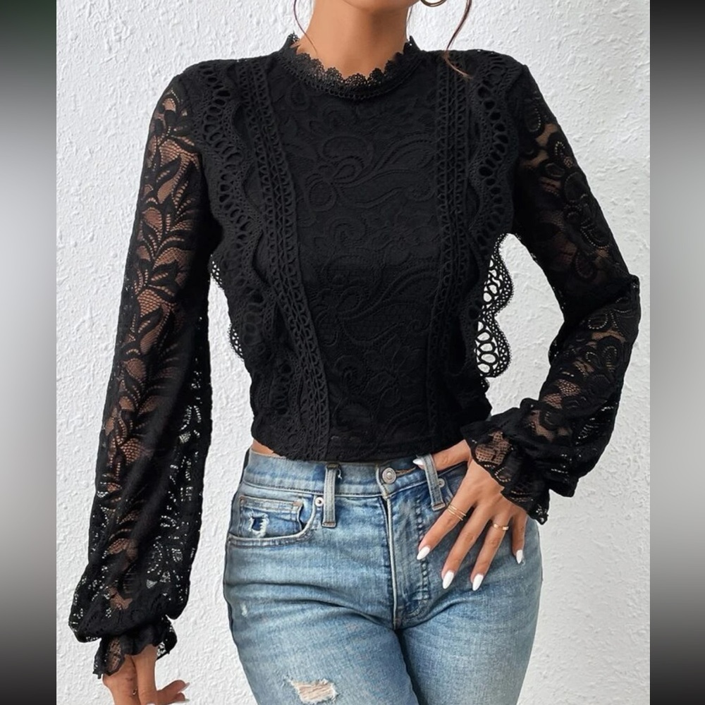 Luxe black lace lantern sleeve top - Picture 3 of 6